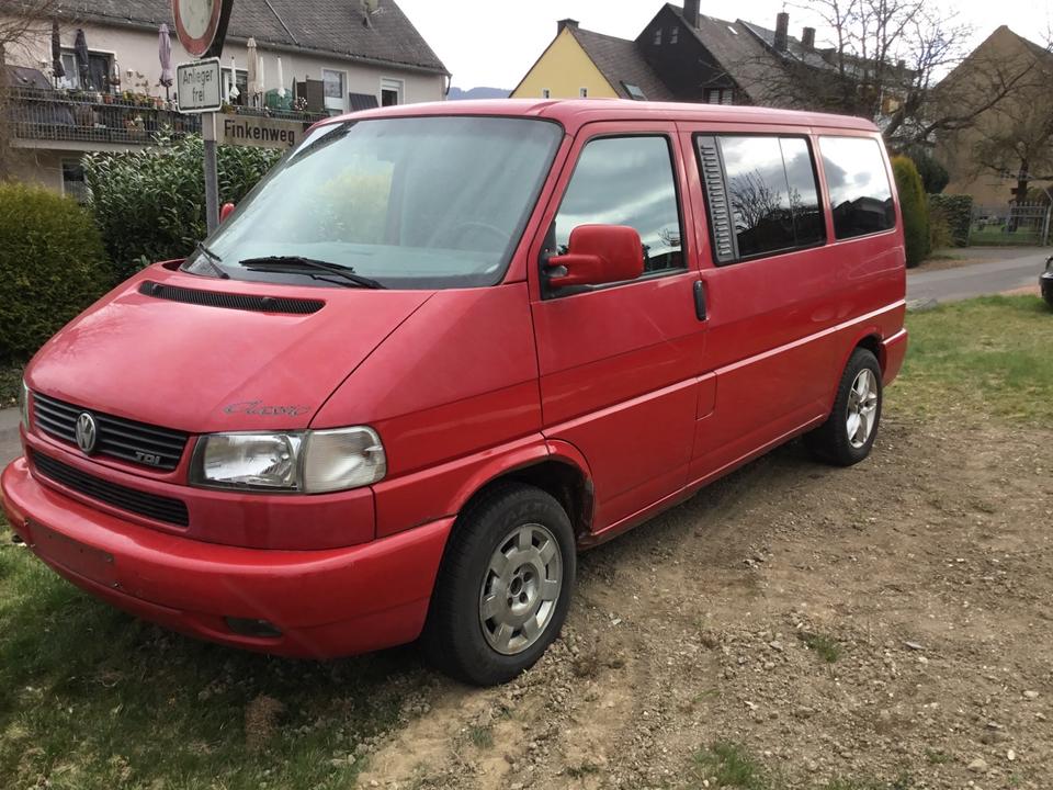 VW BUS T4 Multivan пробіг: 440000 рік: Juni 1996 Diesel потужність:102 PS коробка: Manuell ціна: 2950 - Фото 9