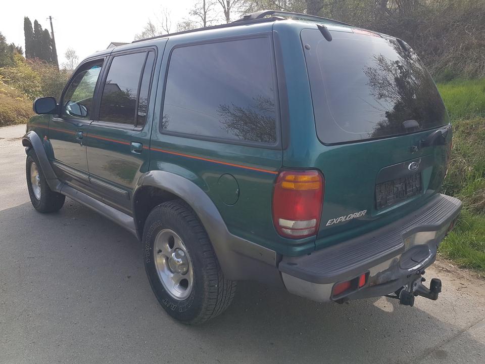Ford Explorer U2 4x4 Allrad 4,0 V6  пробіг: 215000 рік: Oktober 1998 Benzin потужність:207 PS коробка: Automatik ціна: 1990 - Фото 3