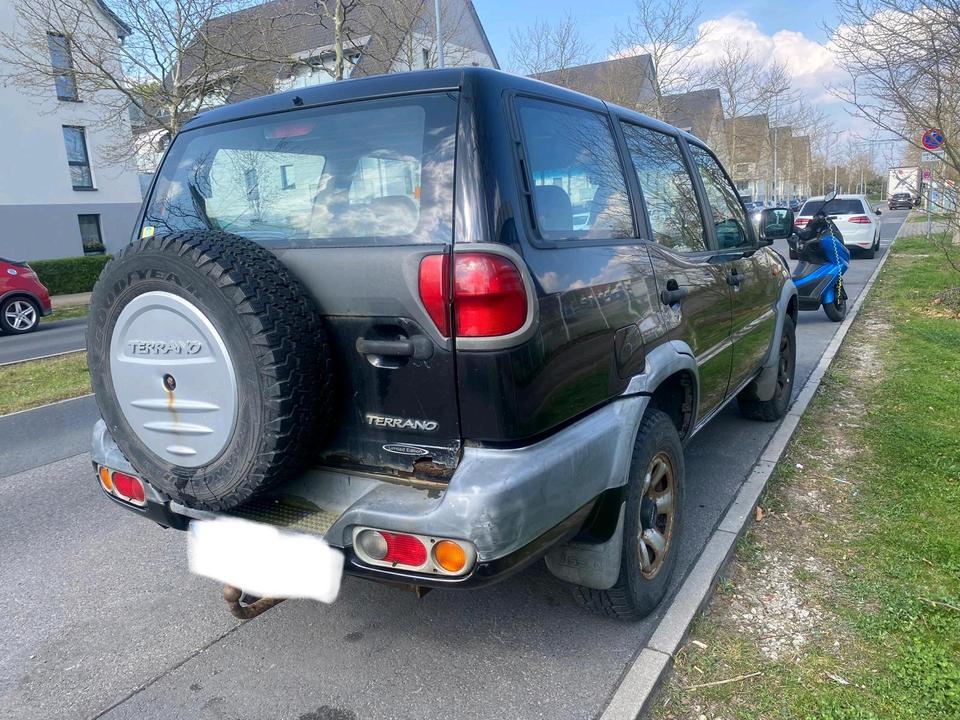 Nissan Terrano 2.7 Td 4x4 пробіг: 371316 рік: November 2004 Diesel потужність:125 PS коробка: Manuell ціна: 2900 - Фото 1