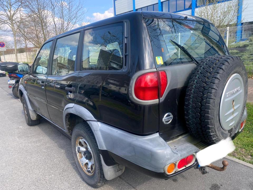 Nissan Terrano 2.7 Td 4x4 пробіг: 371316 рік: November 2004 Diesel потужність:125 PS коробка: Manuell ціна: 2900 - Фото 2