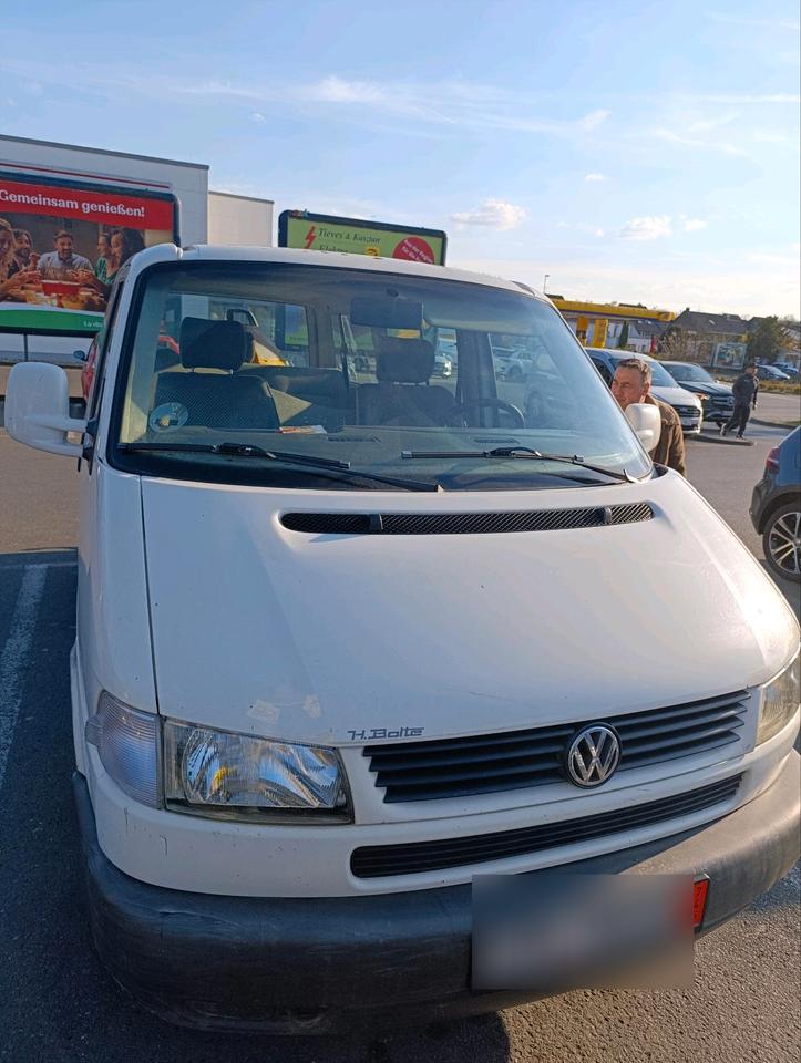 T4 Multivan 2.5 TDI  пробіг: 425700 рік: März 1998 Diesel потужність:102 PS коробка: Manuell ціна: 1700 - Фото 0