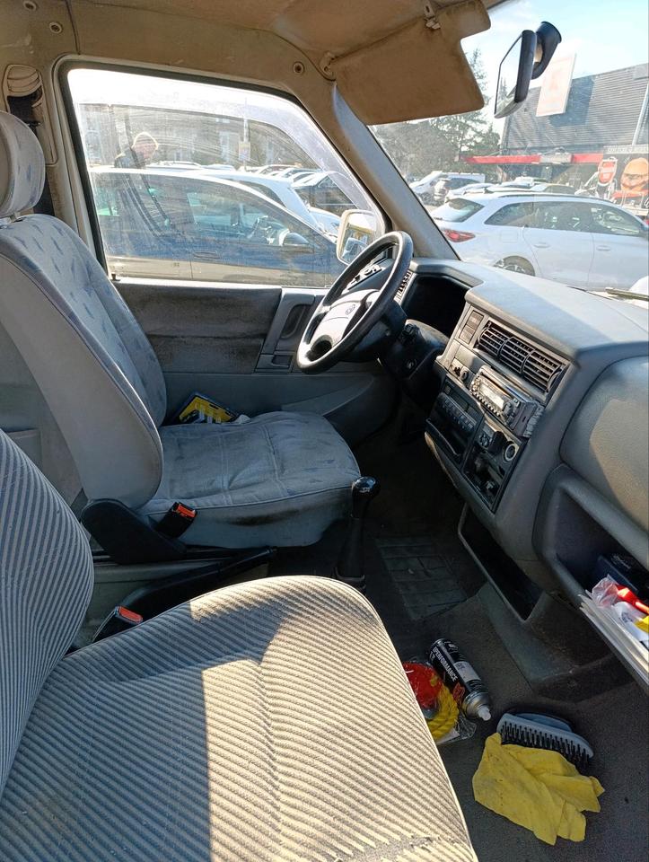 T4 Multivan 2.5 TDI  пробіг: 425700 рік: März 1998 Diesel потужність:102 PS коробка: Manuell ціна: 1700 - Фото 7