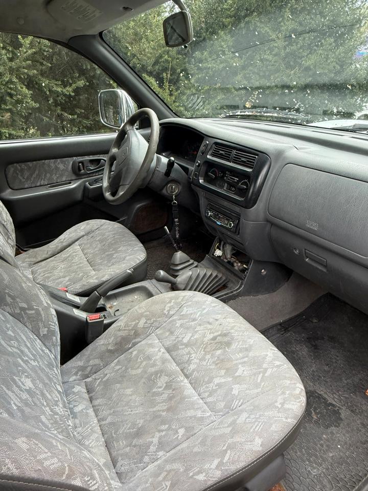 Mitsubishi L200 Pick Up Klima Allrad Doppelkabine пробіг: 177000 рік: März 2001 Diesel потужність:100 PS коробка: Manuell ціна: 5000 - Фото 10
