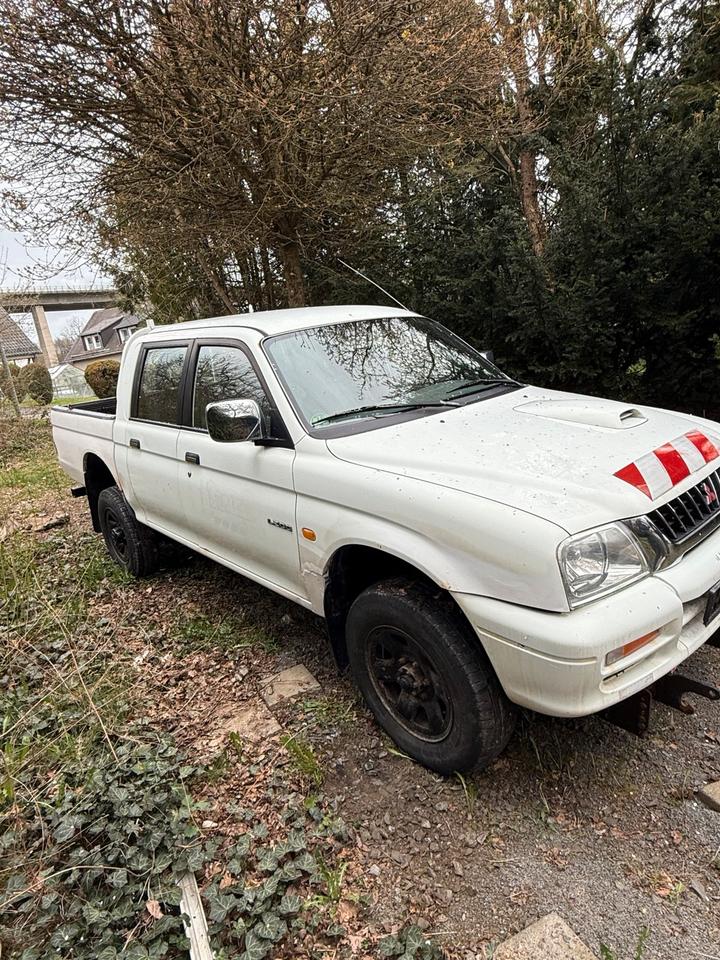 Mitsubishi L200 Pick Up Klima Allrad Doppelkabine пробіг: 177000 рік: März 2001 Diesel потужність:100 PS коробка: Manuell ціна: 5000 - Фото 2