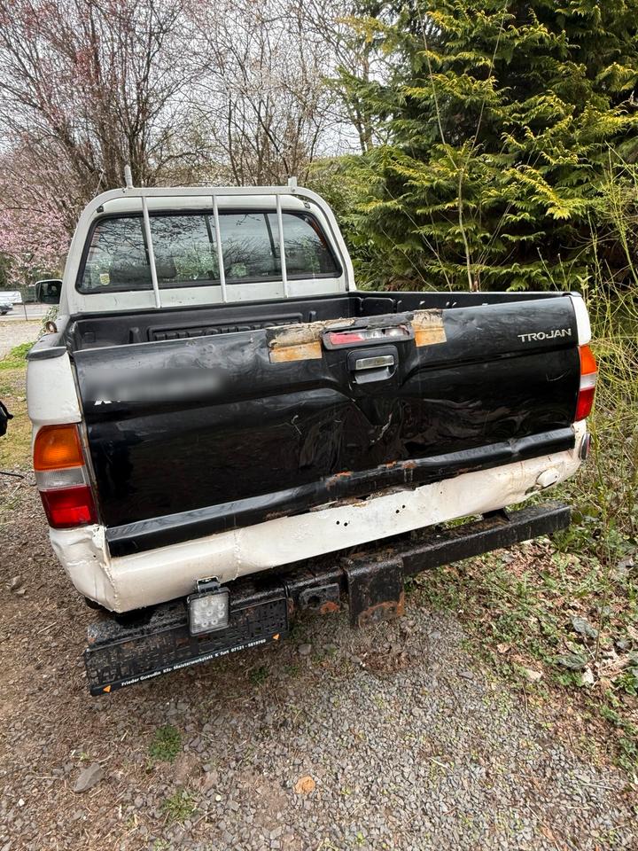 Mitsubishi L200 Pick Up Klima Allrad Doppelkabine пробіг: 177000 рік: März 2001 Diesel потужність:100 PS коробка: Manuell ціна: 5000 - Фото 4