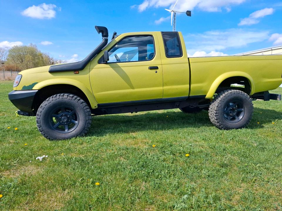  Nissan D22 рік: April 1999 Diesel потужність:103 PS коробка: Manuell ціна: 4300 - Фото 0