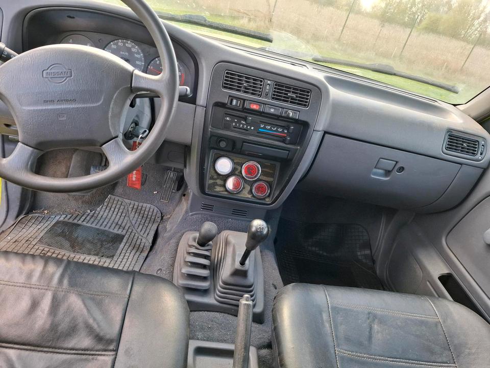  Nissan D22 рік: April 1999 Diesel потужність:103 PS коробка: Manuell ціна: 4300 - Фото 10