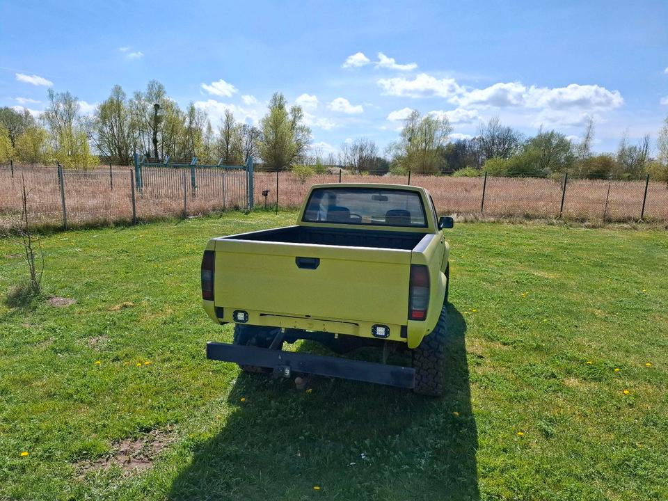  Nissan D22 рік: April 1999 Diesel потужність:103 PS коробка: Manuell ціна: 4300 - Фото 6