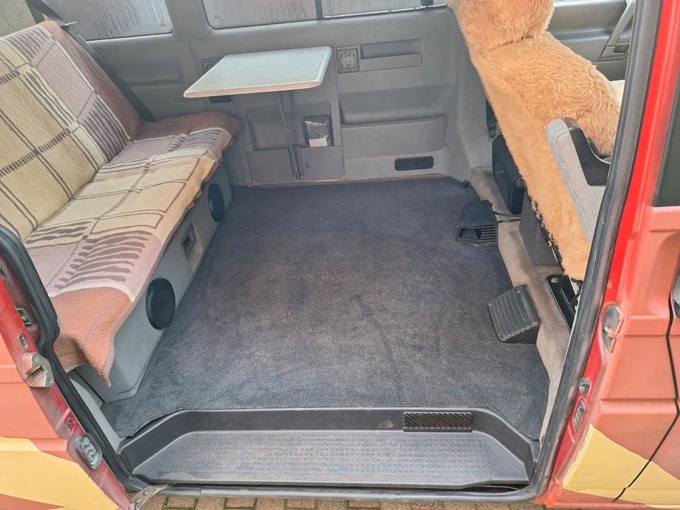 Volkswagen T4 Multivan пробіг: 382000 рік: März 1994 Diesel потужність:68 PS коробка: Manuell ціна: 3000 - Фото 7