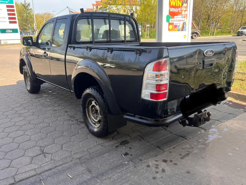 Ford Ranger 4x4 2.5 пробіг: 236000 рік: September 2011 Diesel потужність:143 PS коробка: Manuell ціна: 5500 - Фото 3
