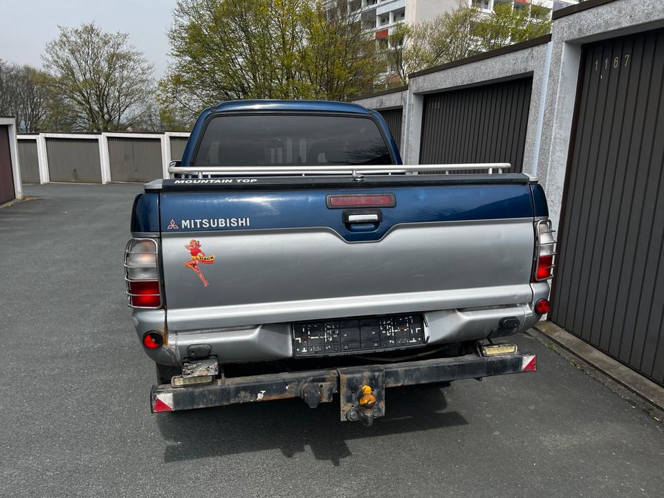 Mitsubishi L200 Pickup пробіг: 226000 рік: April 2004 Diesel потужність:116 PS коробка: Manuell ціна: 5699 - Фото 3