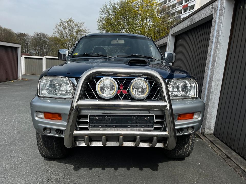 Mitsubishi L200 Pickup пробіг: 226000 рік: April 2004 Diesel потужність:116 PS коробка: Manuell ціна: 5699 - Фото 4
