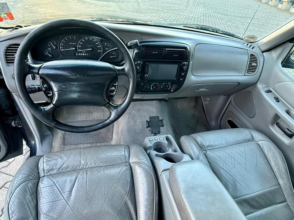 Ford Explorer 4.0 V6 Highclass 4x4 пробіг: 254796 рік: Juni 1998 Benzin потужність:207 PS коробка: Automatik ціна: 1950 - Фото 10