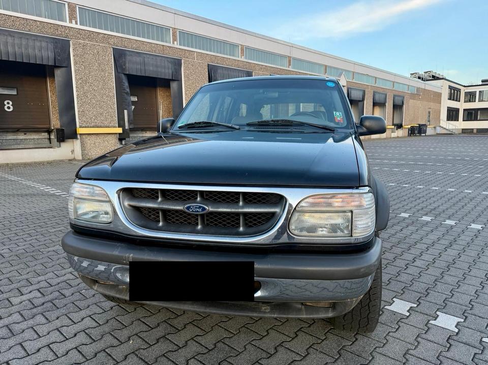 Ford Explorer 4.0 V6 Highclass 4x4 пробіг: 254796 рік: Juni 1998 Benzin потужність:207 PS коробка: Automatik ціна: 1950 - Фото 2