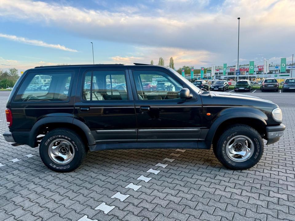 Ford Explorer 4.0 V6 Highclass 4x4 пробіг: 254796 рік: Juni 1998 Benzin потужність:207 PS коробка: Automatik ціна: 1950 - Фото 4