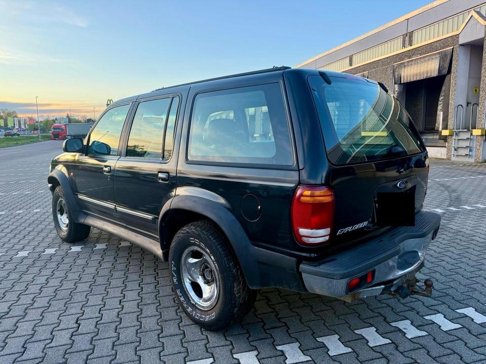 Ford Explorer 4.0 V6 Highclass 4x4 пробіг: 254796 рік: Juni 1998 Benzin потужність:207 PS коробка: Automatik ціна: 1950 - Фото 6