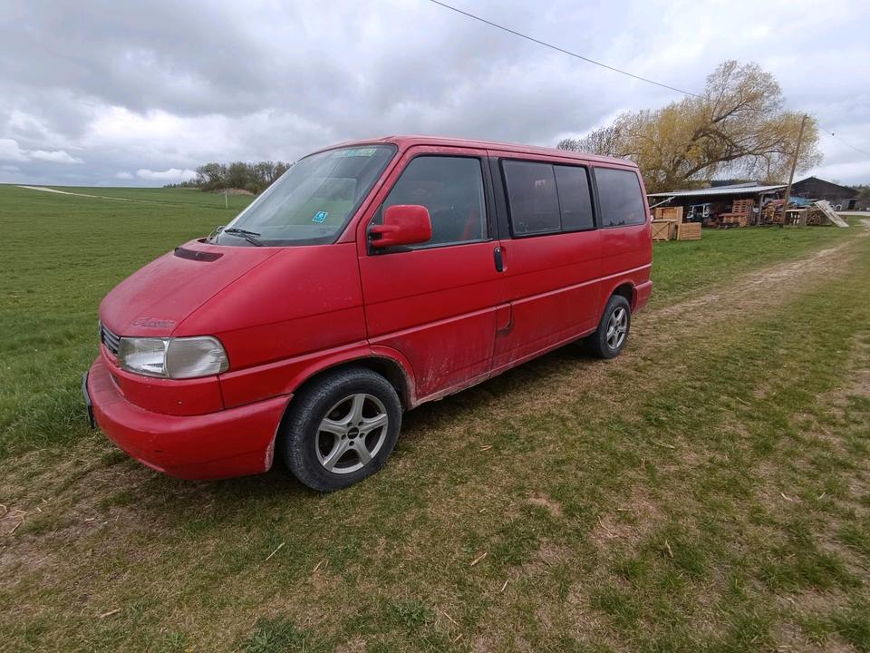 VW T4 Multivan 2,5 пробіг: 395000 рік: April 1997 потужність:102 PS потужність:102 PS   - Фото 0