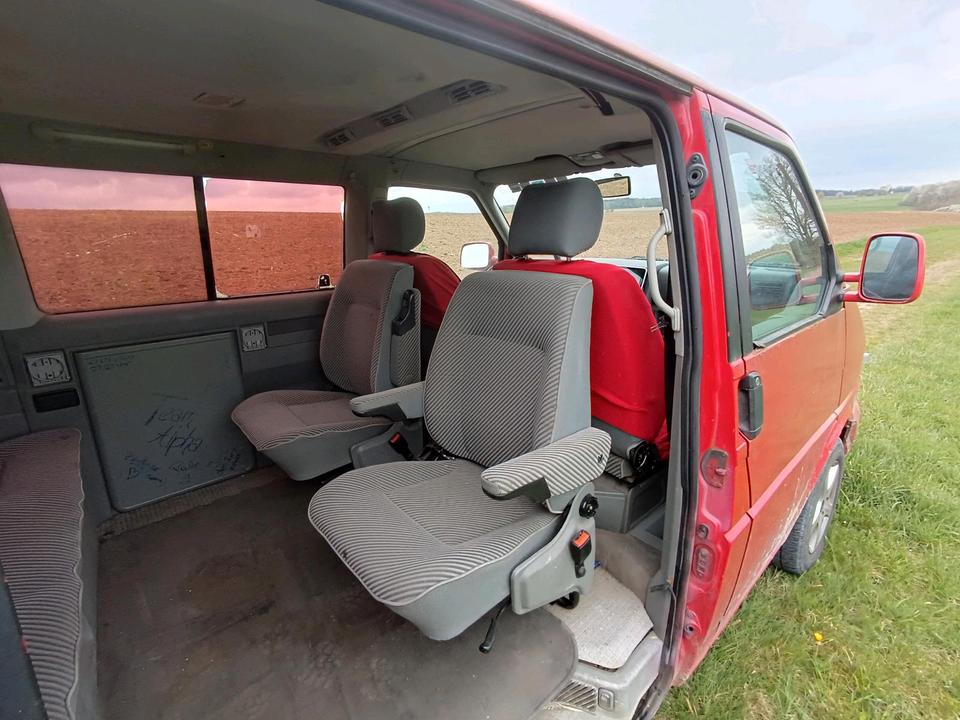 VW T4 Multivan 2,5 пробіг: 395000 рік: April 1997 потужність:102 PS потужність:102 PS   - Фото 9