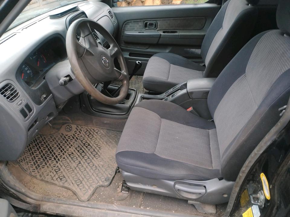 Nissan np300 d22 пробіг: 215000 рік: Dezember 2011 Diesel потужність:133 PS коробка: Manuell ціна: 4999 - Фото 5