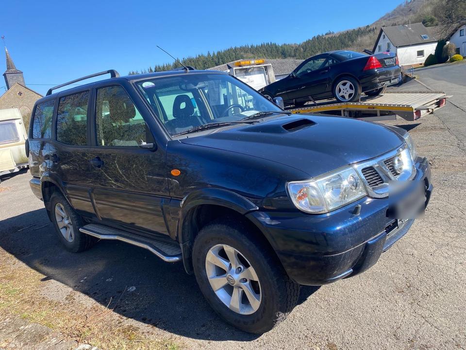 Nissan Terrano 3.0 Diesel 4x4 пробіг: 127000 рік: April 2003 Diesel потужність:129 PS SUV/Geländewagen ціна: 3900 - Фото 0