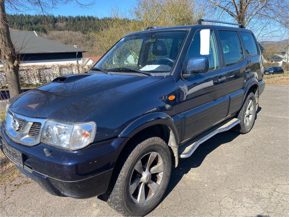 Nissan Terrano 3.0 Diesel 4x4 пробіг: 127000 рік: April 2003 Diesel потужність:129 PS SUV/Geländewagen ціна: 3900 - Фото 1