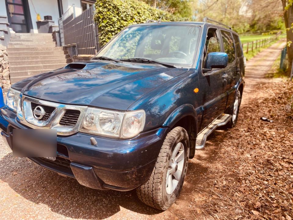 Nissan Terrano 3,0 D 4x4 пробіг: 127000 рік: Oktober 2003 Diesel потужність:154 PS коробка: Manuell ціна: 3900 - Фото 1