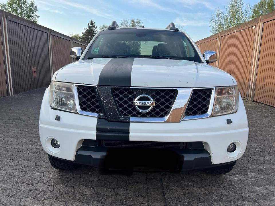 Nissan Navarra 2.5 Diesel Klima 4x4 Schalter пробіг: 240000 рік: April 2008 Diesel потужність:171 PS SUV/Geländewagen ціна: 4950 - Фото 0