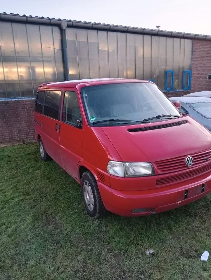 Volkswagen T4 Multivan пробіг: 597500 рік: November 1996 Diesel потужність:102 PS коробка: Manuell ціна: 2100 - Фото 0