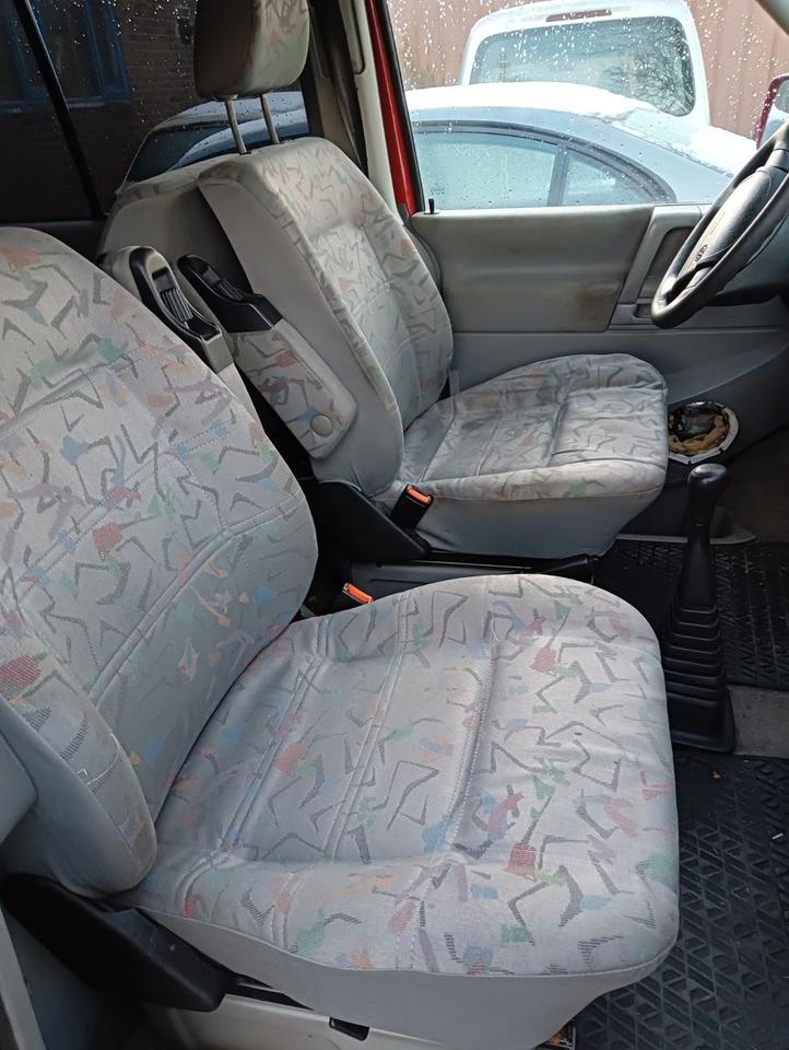 Volkswagen T4 Multivan пробіг: 597500 рік: November 1996 Diesel потужність:102 PS коробка: Manuell ціна: 2100 - Фото 3