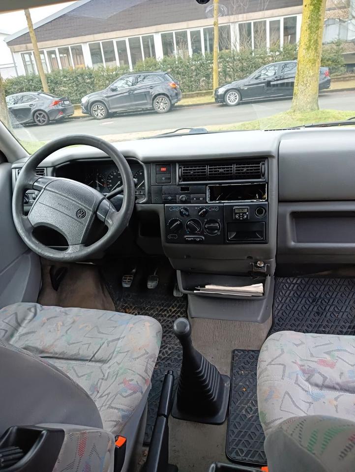 Volkswagen T4 Multivan пробіг: 597500 рік: November 1996 Diesel потужність:102 PS коробка: Manuell ціна: 2100 - Фото 4