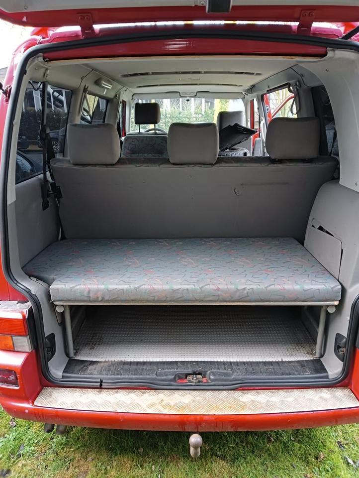 Volkswagen T4 Multivan пробіг: 597500 рік: November 1996 Diesel потужність:102 PS коробка: Manuell ціна: 2100 - Фото 5