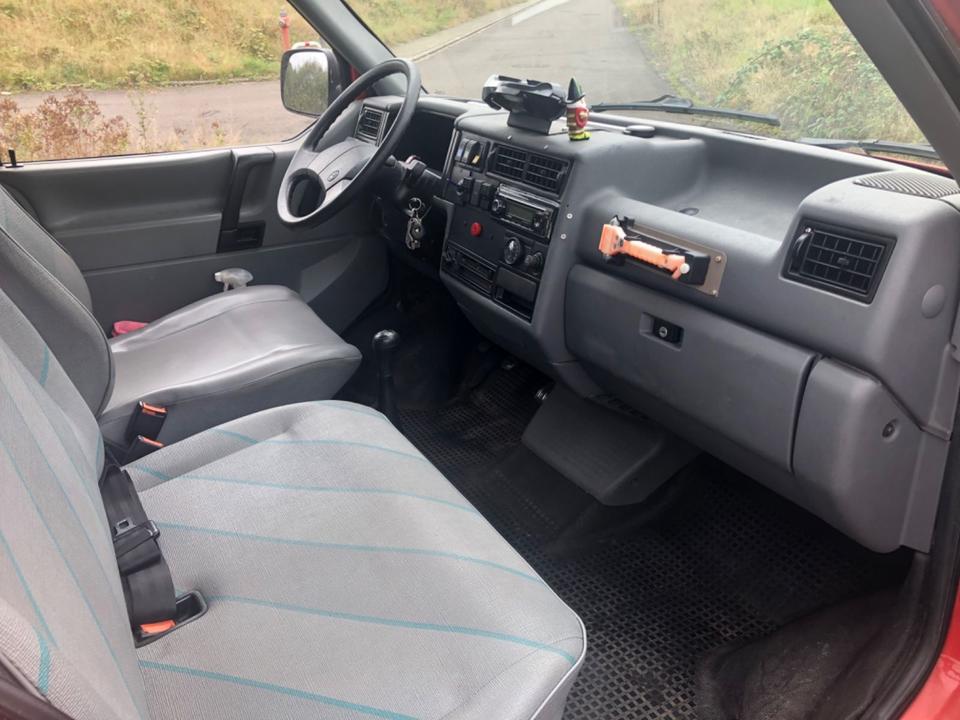 Volkswagen T4 Multivan пробіг: 217000 рік: September 1991 Diesel потужність:106 PS коробка: Manuell ціна: 3450 - Фото 7