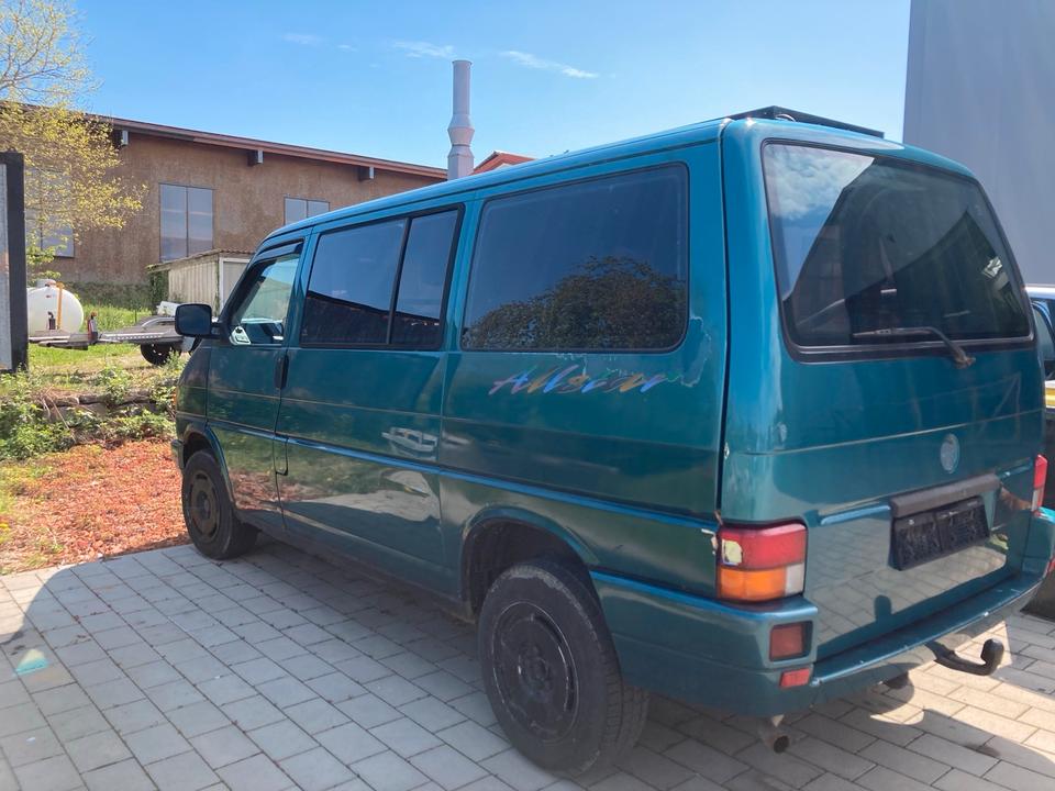 VW T4 Multivan пробіг: 350000 рік: April 1995 Diesel потужність:78 PS коробка: Manuell ціна: 3800 - Фото 1