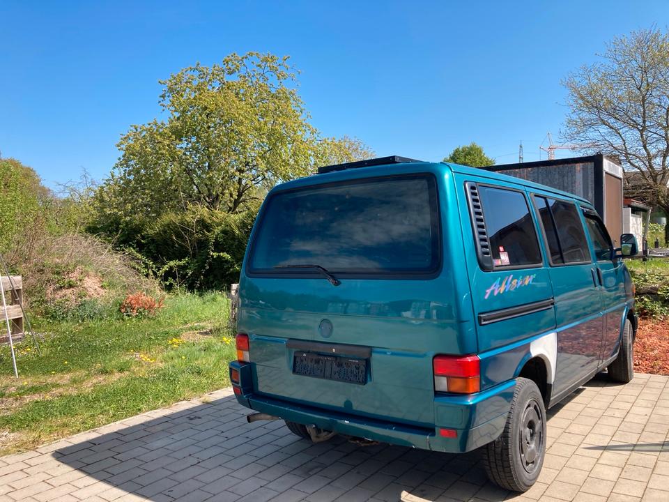 VW T4 Multivan пробіг: 350000 рік: April 1995 Diesel потужність:78 PS коробка: Manuell ціна: 3800 - Фото 2