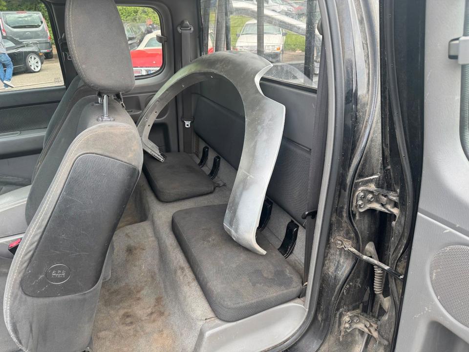 Ford Ranger 2.5 DIESEL 4X4 KLIMA 4 SITZER пробіг: 231500 рік: Dezember 2008 Diesel потужність:143 PS коробка: Manuell ціна: 3950 - Фото 9
