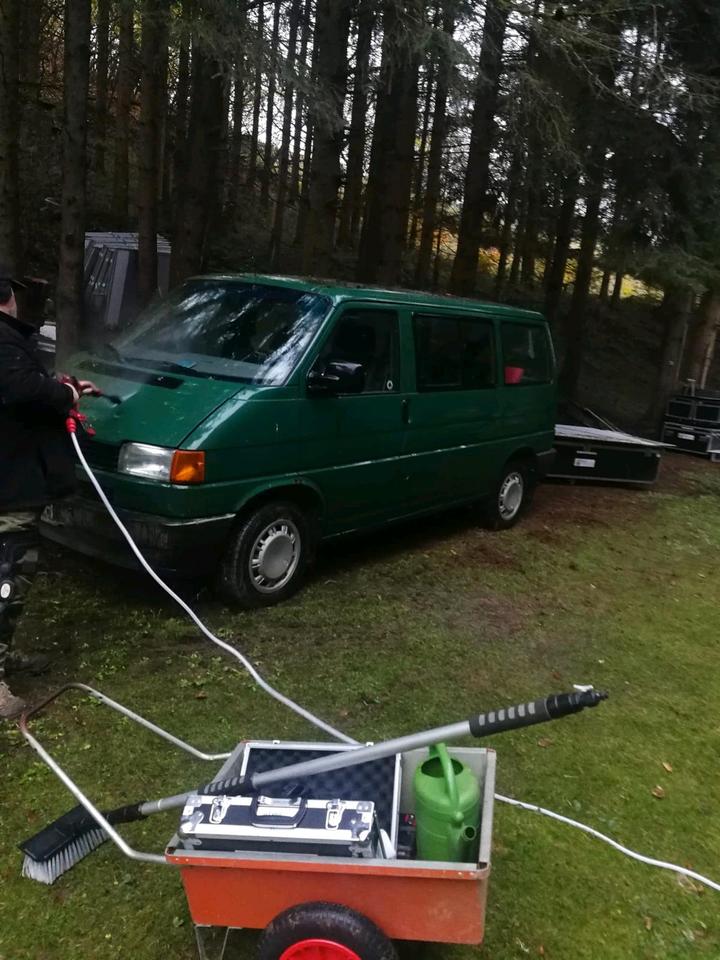 Biete hier einen VW T4 Bus Multivan an пробіг: 490000 рік: Februar 1994 Diesel потужність:101 PS коробка: Manuell ціна: 3000 - Фото 0