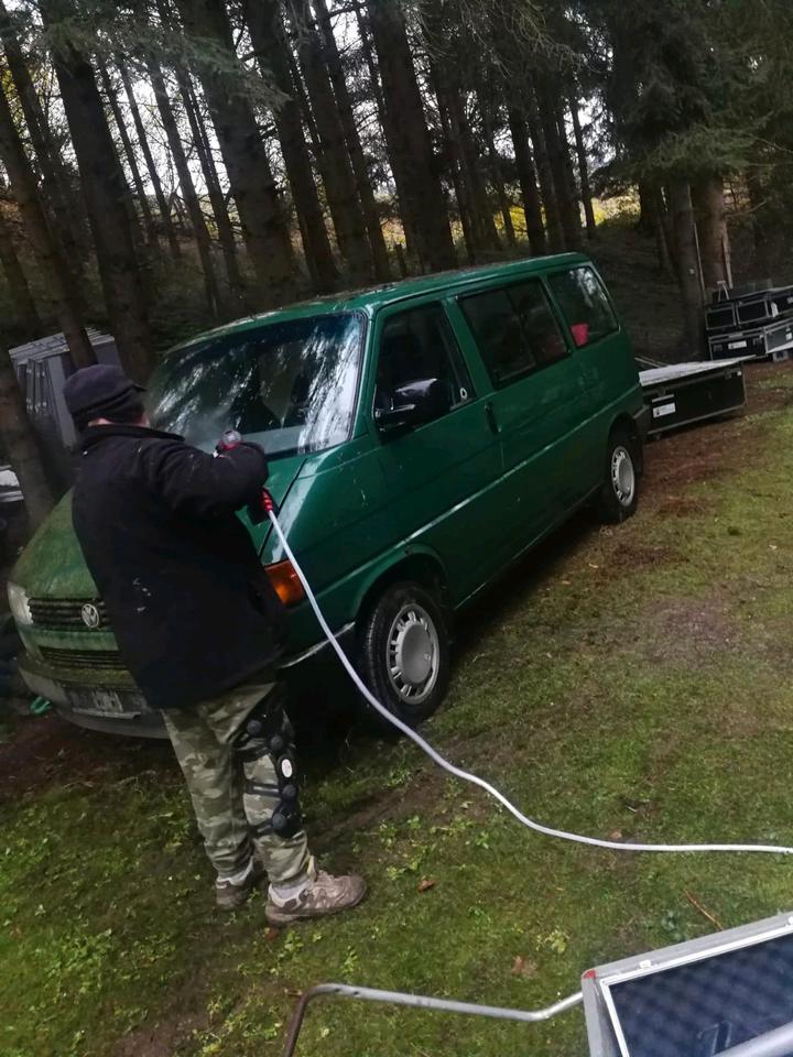 Biete hier einen VW T4 Bus Multivan an пробіг: 490000 рік: Februar 1994 Diesel потужність:101 PS коробка: Manuell ціна: 3000 - Фото 1