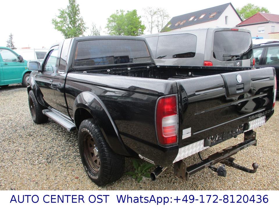 Nissan Navara Pick-up Double Cab 4X4-KLIMA-WEBASTO-AHK пробіг: 246000 рік: November 2002 Diesel потужність:133 PS коробка: Manuell ціна: 3799 - Фото 3