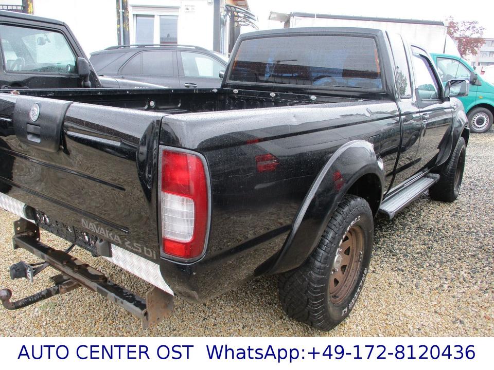 Nissan Navara Pick-up Double Cab 4X4-KLIMA-WEBASTO-AHK пробіг: 246000 рік: November 2002 Diesel потужність:133 PS коробка: Manuell ціна: 3799 - Фото 6