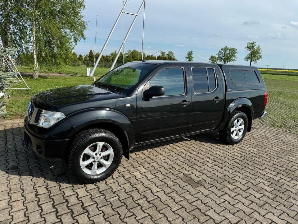 Nissan Navara Pickup Double-Cab Comfort 4X4 Klima пробіг: 240555 рік: August 2005 Diesel потужність:174 PS коробка: Manuell ціна: 4490 - Фото 1
