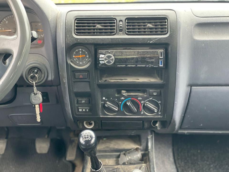 Toyota Land Cruiser KJ95 4x4 пробіг: 322000 рік: Juli 1998 Diesel потужність:125 PS коробка: Manuell ціна: 4900 - Фото 11