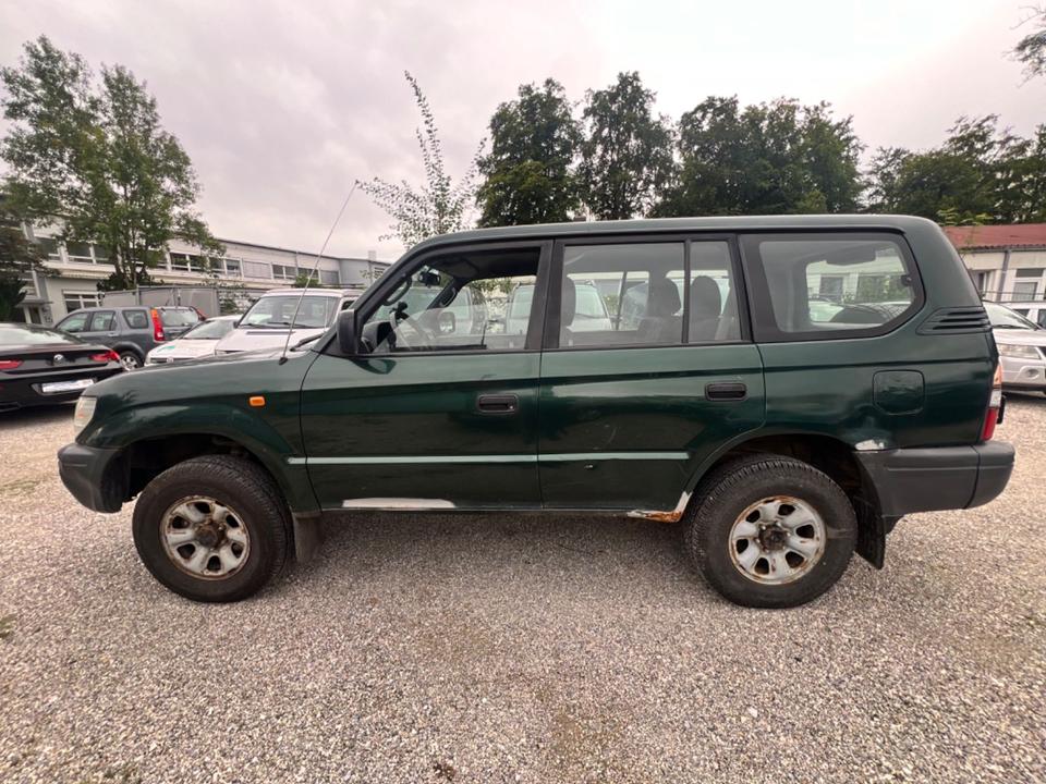 Toyota Land Cruiser KJ95 4x4 пробіг: 322000 рік: Juli 1998 Diesel потужність:125 PS коробка: Manuell ціна: 4900 - Фото 5
