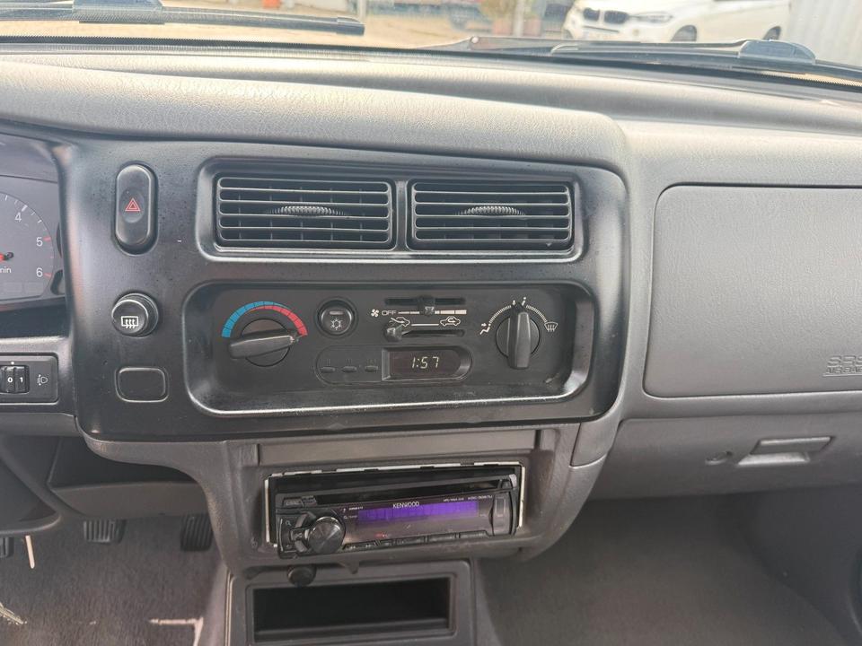 Mitsubishi L200 2.5 TD 4X4 пробіг: 270403 рік: März 2002 Diesel потужність:116 PS коробка: Manuell ціна: 4990 - Фото 12