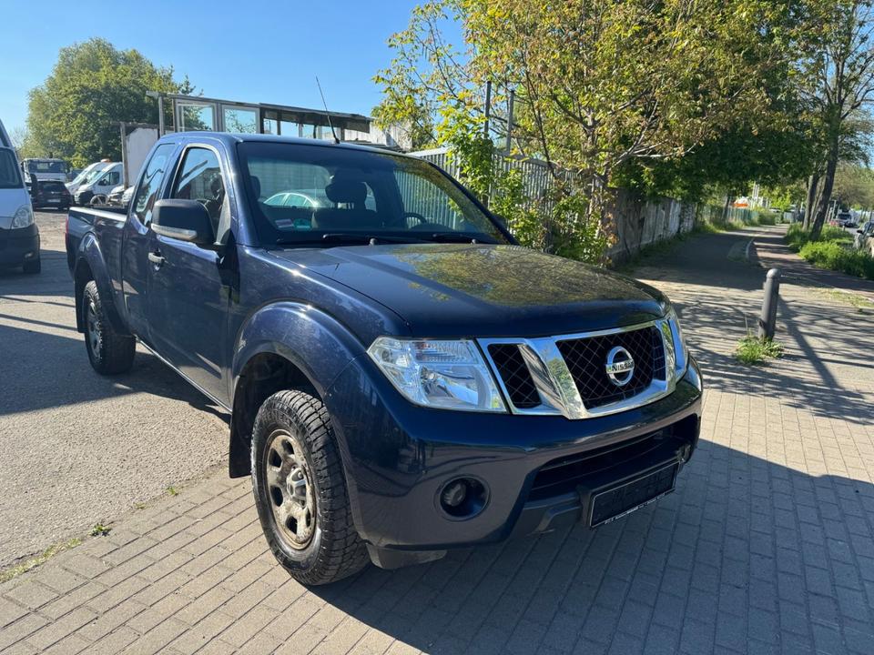 Nissan Navara Pickup King Cab XE 4X4 пробіг: 273798 рік: November 2010 Diesel потужність:190 PS коробка: Manuell ціна: 5500 - Фото 2