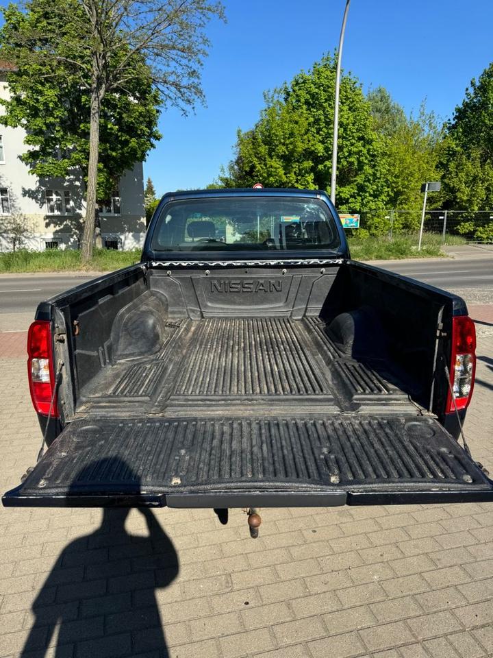Nissan Navara Pickup King Cab XE 4X4 пробіг: 273798 рік: November 2010 Diesel потужність:190 PS коробка: Manuell ціна: 5500 - Фото 9