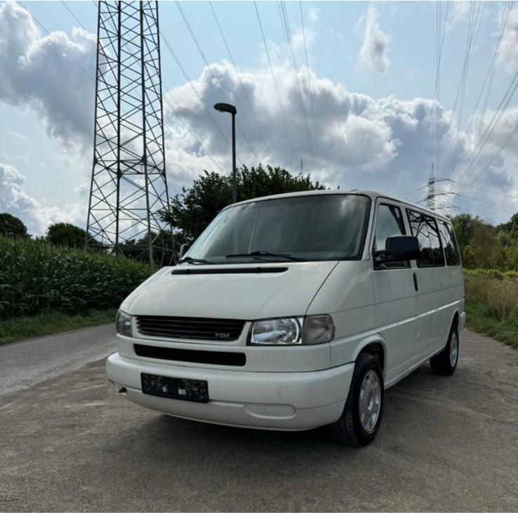 VW T4 MULTIVAN 2.5 Diesel пробіг: 415000 рік: März 1997 Diesel потужність:102 PS коробка: Manuell ціна: 3900 - Фото 0