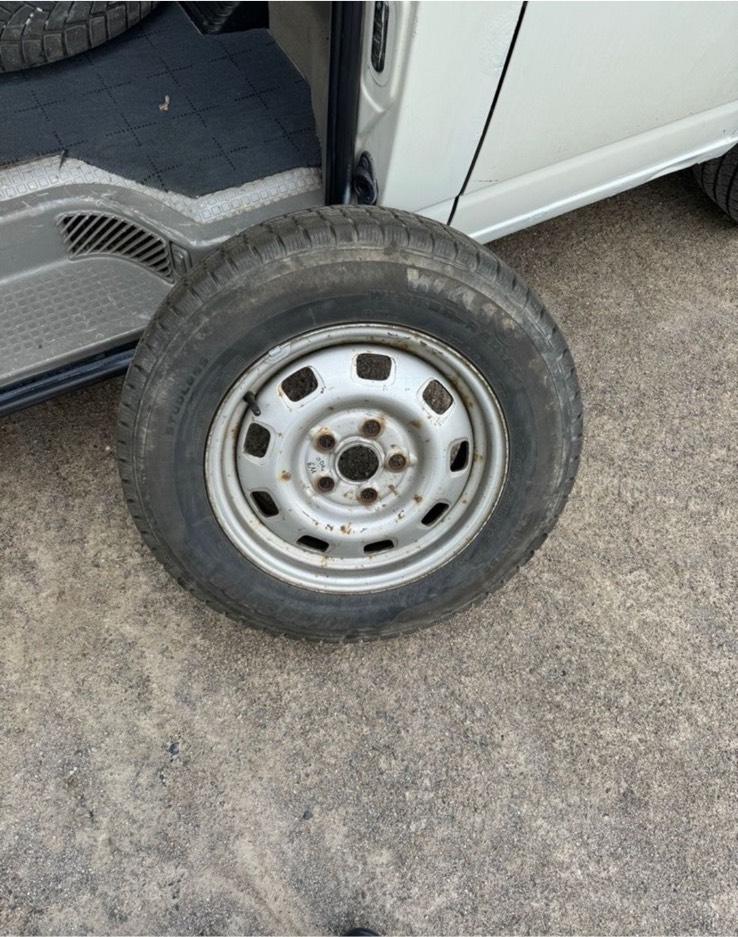VW T4 MULTIVAN 2.5 Diesel пробіг: 415000 рік: März 1997 Diesel потужність:102 PS коробка: Manuell ціна: 3900 - Фото 11