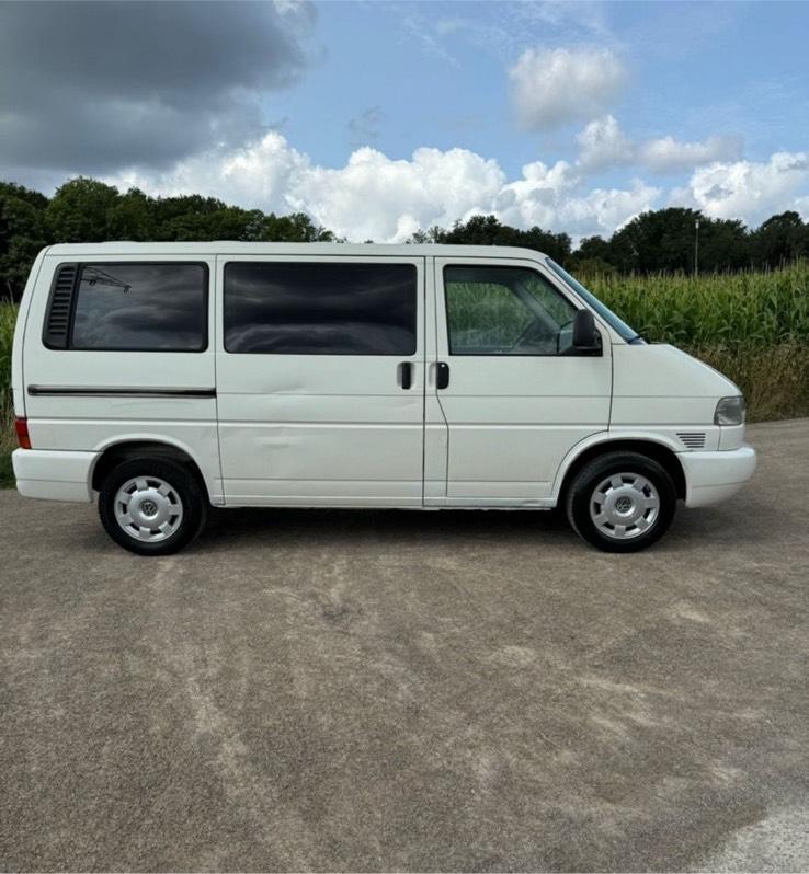 VW T4 MULTIVAN 2.5 Diesel пробіг: 415000 рік: März 1997 Diesel потужність:102 PS коробка: Manuell ціна: 3900 - Фото 2