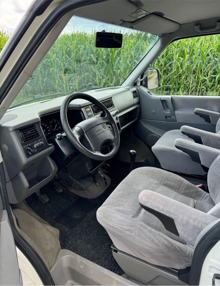 VW T4 MULTIVAN 2.5 Diesel пробіг: 415000 рік: März 1997 Diesel потужність:102 PS коробка: Manuell ціна: 3900 - Фото 5
