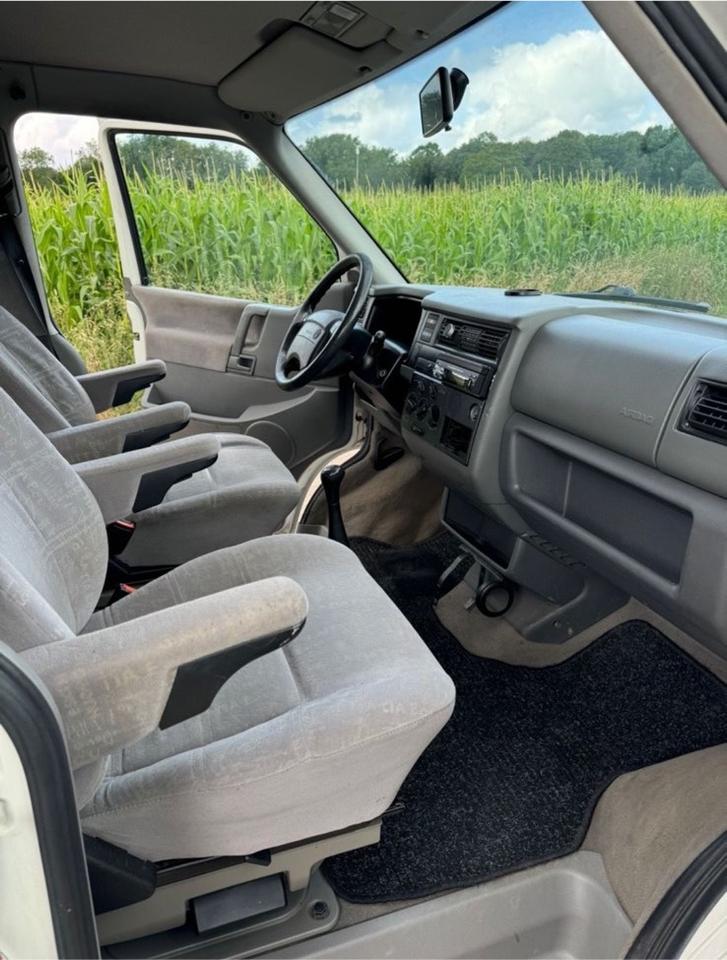 VW T4 MULTIVAN 2.5 Diesel пробіг: 415000 рік: März 1997 Diesel потужність:102 PS коробка: Manuell ціна: 3900 - Фото 6